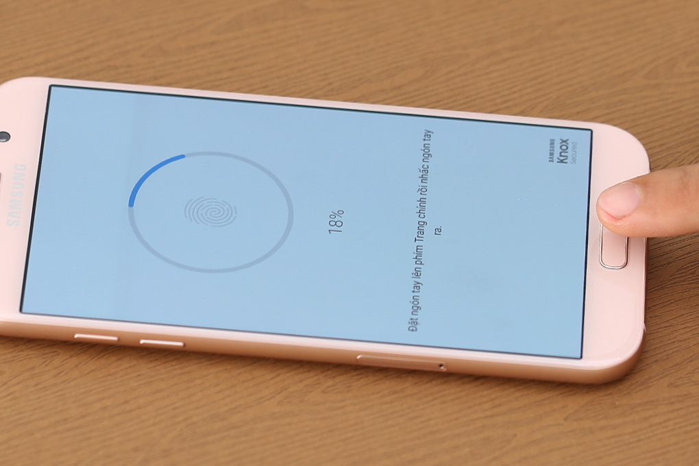 Điện thoại Samsung Galaxy A7 (2017)
