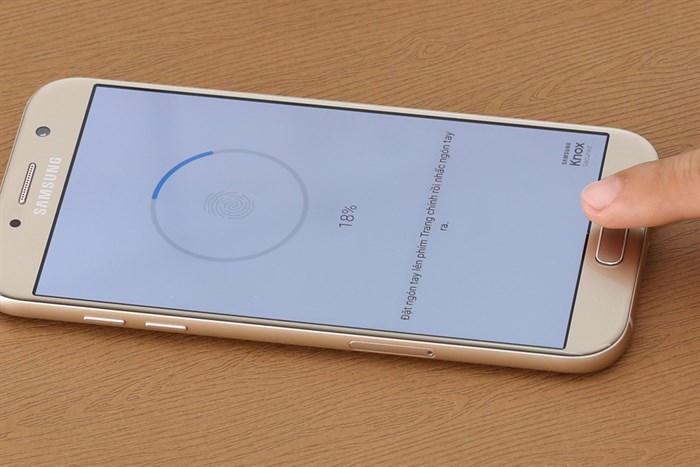 Điện thoại Samsung Galaxy A7 (2017)