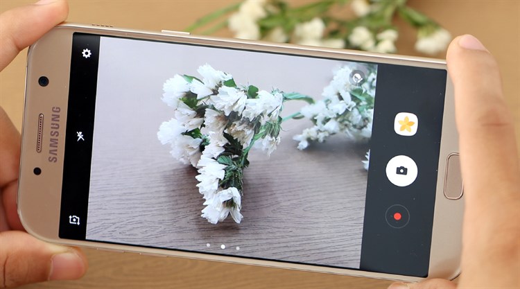 Điện thoại Samsung Galaxy A7 (2017)