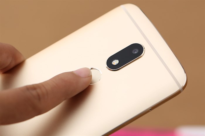 Điện thoại Motorola Moto M