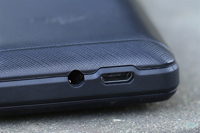 Điện thoại Itel it2180 Màu Xanh đen