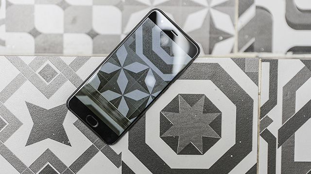 Chất lượng hình ảnh xóa phông khá tương đương với sản phẩm tới từ Apple Chất lượng hình ảnh xóa phông khá tương đương với sản phẩm tới từ Apple