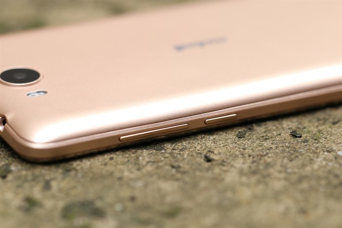 Điện thoại Mobell Nova S2 Màu Vàng đồng