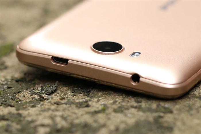 Điện thoại Mobell Nova S2 Màu Vàng đồng