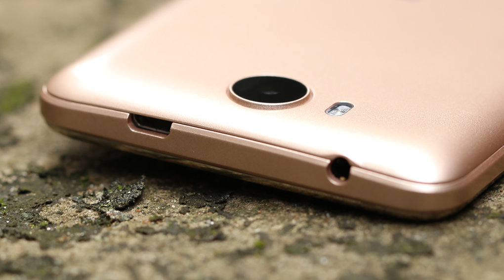 Điện thoại Mobell Nova S2