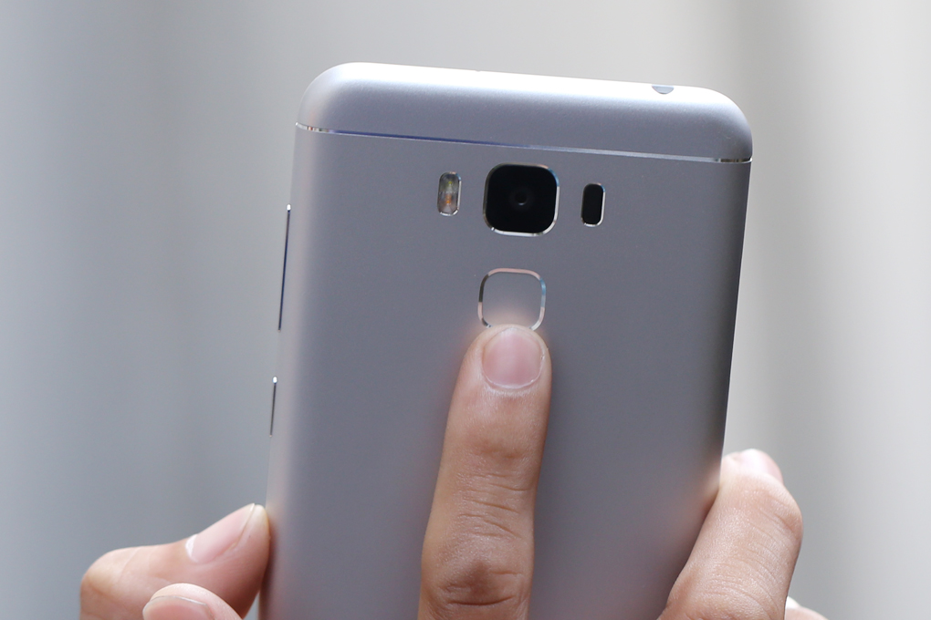 Asus Zenfone 3 Max 5.5" ZC553KL - 31