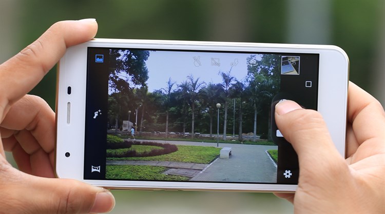 Điện thoại Freetel ICE 2 PLus