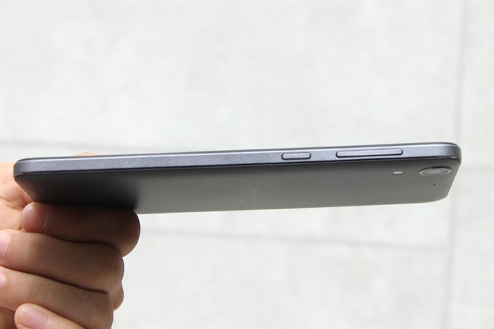 Điện thoại HTC Desire 728G LTE Màu Đen