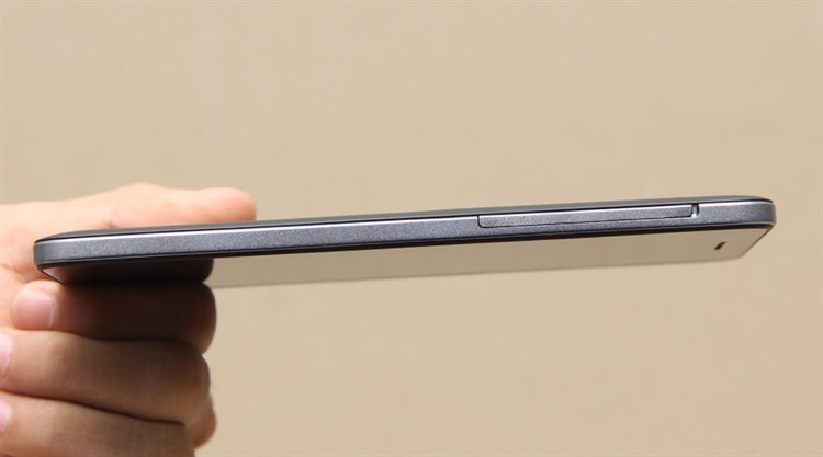 Điện thoại HTC Desire 728G LTE Màu Đen