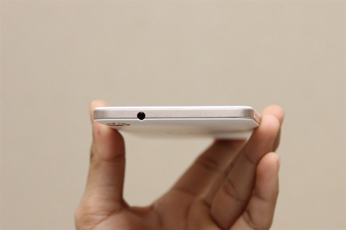 Điện thoại HTC Desire 728G LTE Màu Trắng