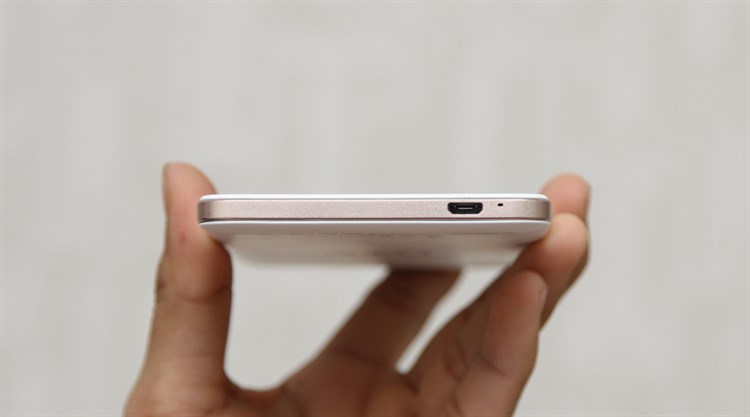 Điện thoại HTC Desire 728G LTE Màu Trắng