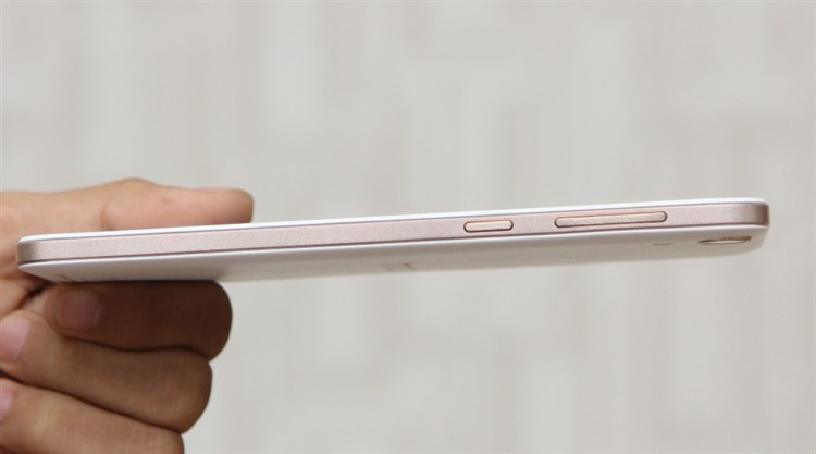 Điện thoại HTC Desire 728G LTE Màu Trắng
