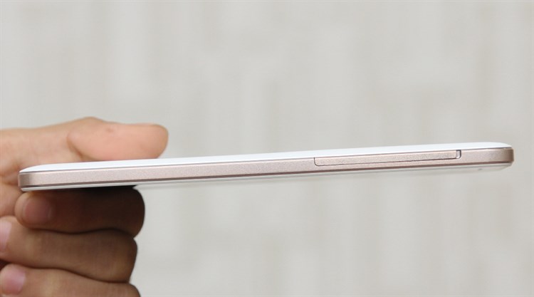 Điện thoại HTC Desire 728G LTE Màu Trắng