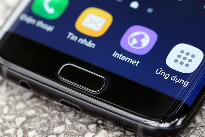 Điện thoại Samsung Galaxy S7 Edge Black Pearl (Đen Ngọc Trai)