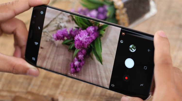 Điện thoại Samsung Galaxy S8 Plus