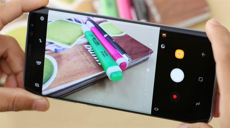 Điện thoại Samsung Galaxy S8 Plus