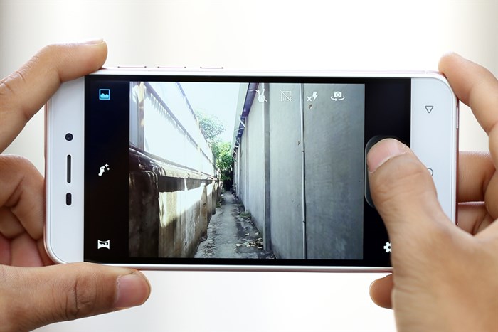 Điện thoại Mobiistar Lai Yuna 1