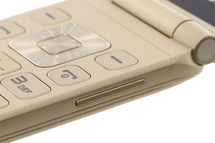 Điện thoại Mobell M789 Màu Vàng đồng