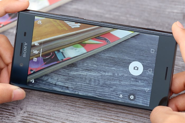 Điện thoại Sony Xperia XZ Premium