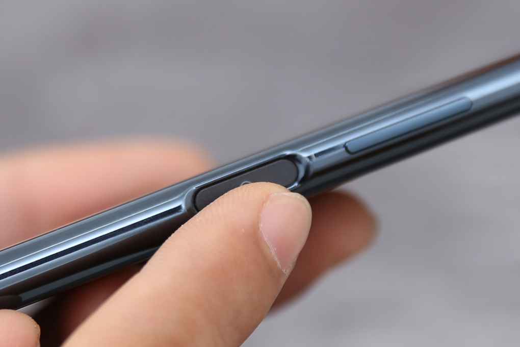 Điện thoại Sony Xperia XZ Premium