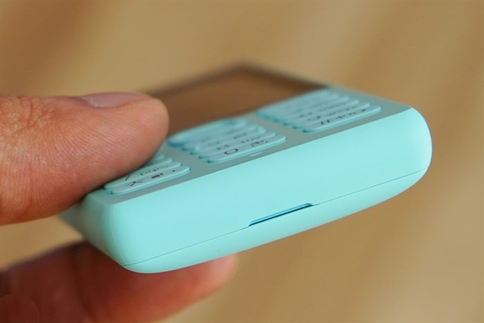 Điện thoại Nokia 216 (không tặng kèm thẻ)