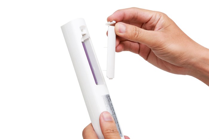 Vợt muỗi Comet CP042 Màu Trắng - Xanh