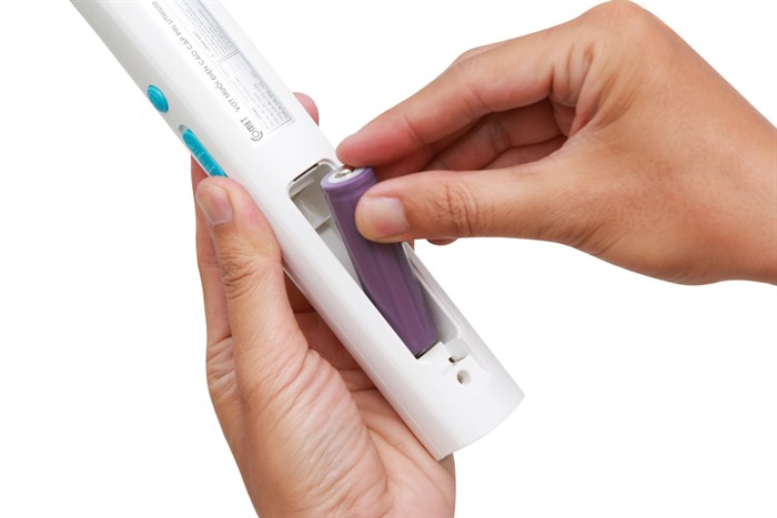 Vợt muỗi Comet CP042 Màu Trắng - Xanh