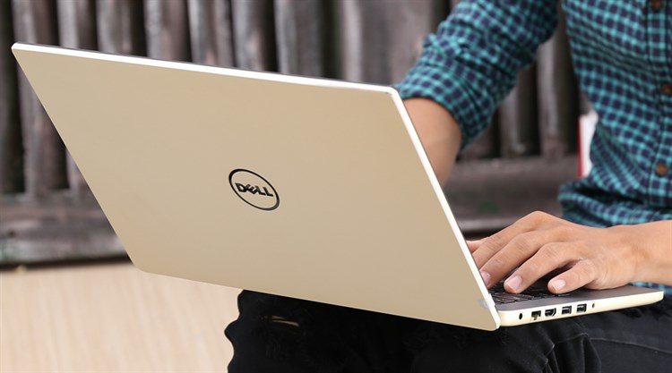 Laptop Dell Inspiron 7460 i7 7500U/8GB/128GB+1TB/2GB 940MX/Win10/(338KP1)