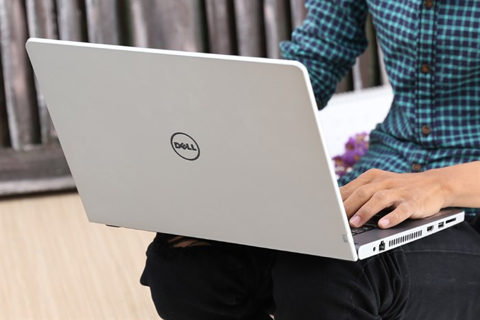Laptop Dell Inspiron 5468 i5 7200U/4GB/500GB/2GB R7M440/Win10/Office365/(K5CDP11) Màu Bạc