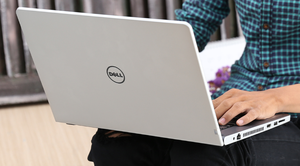 Laptop Dell Inspiron 5468 i5 7200U/4GB/500GB/2GB R7M440/Win10/Office365/(K5CDP11) Màu Bạc