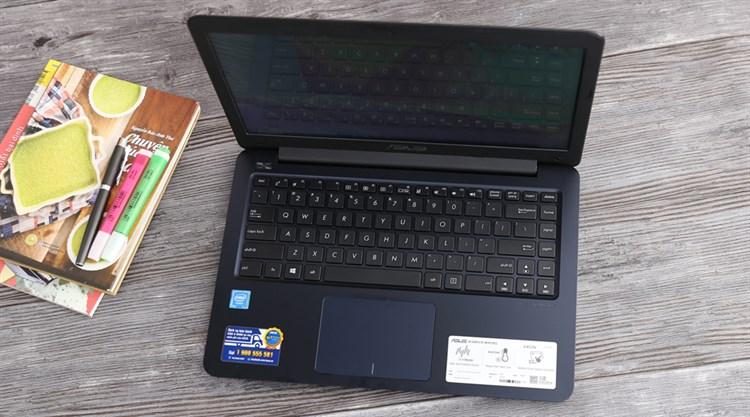 Laptop Asus E402NA N3350/2GB/500GB/Win10/(GA002T) Màu Xanh Dương