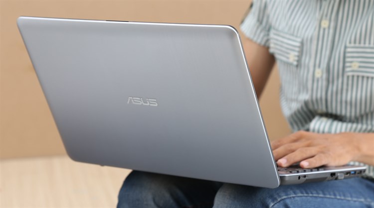Laptop Asus A541UA i3 7100U/4GB/500GB/Win10/(DM1658T) Màu Bạc