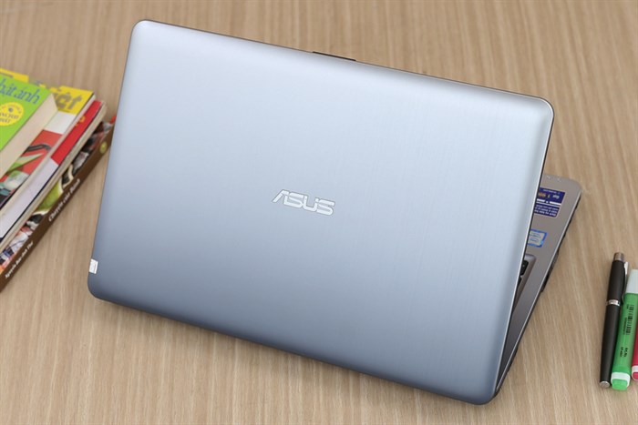 Laptop Asus A540UP i3 7100U/4GB/500GB/2G M420/Win10/(DM094T) Màu Bạc