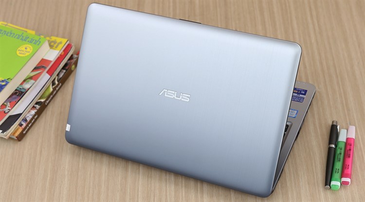 Laptop Asus A540UP i3 7100U/4GB/500GB/2G M420/Win10/(DM094T)