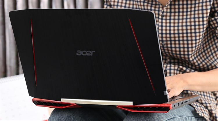 Laptop Acer Aspire VX5-591G-70XM i7 7700HQ/8GB/1TB+128GB/4GB GTX1050/DOS/(NH.GM2SV.0010)