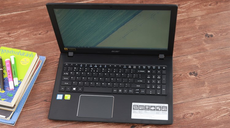 Laptop Acer Aspire E5 575G 73J8 i7 7500U/4GB/500GB/2GB 940MX/Win10/(NX.GDWSV.012) Màu Đen