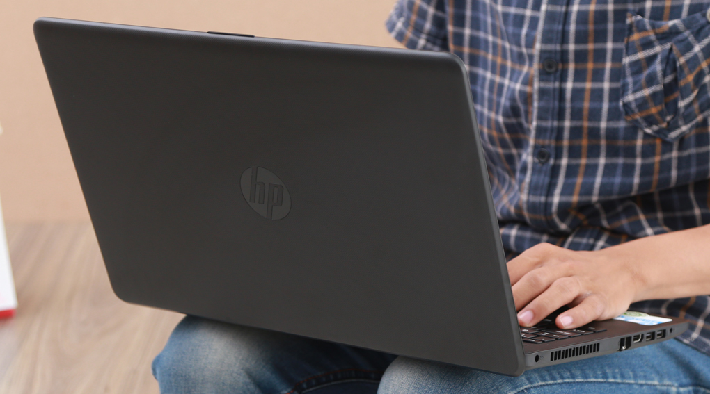 Laptop HP 15 bs571TU i3 6006U/4GB/1TB/Win10/(2JQ68PA) Màu Đen