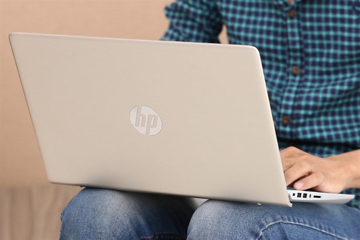 Laptop HP Pavilion 14 bf019TU i3 7100U/4GB/1TB/Win10/(2GW00PA) Màu Vàng đồng