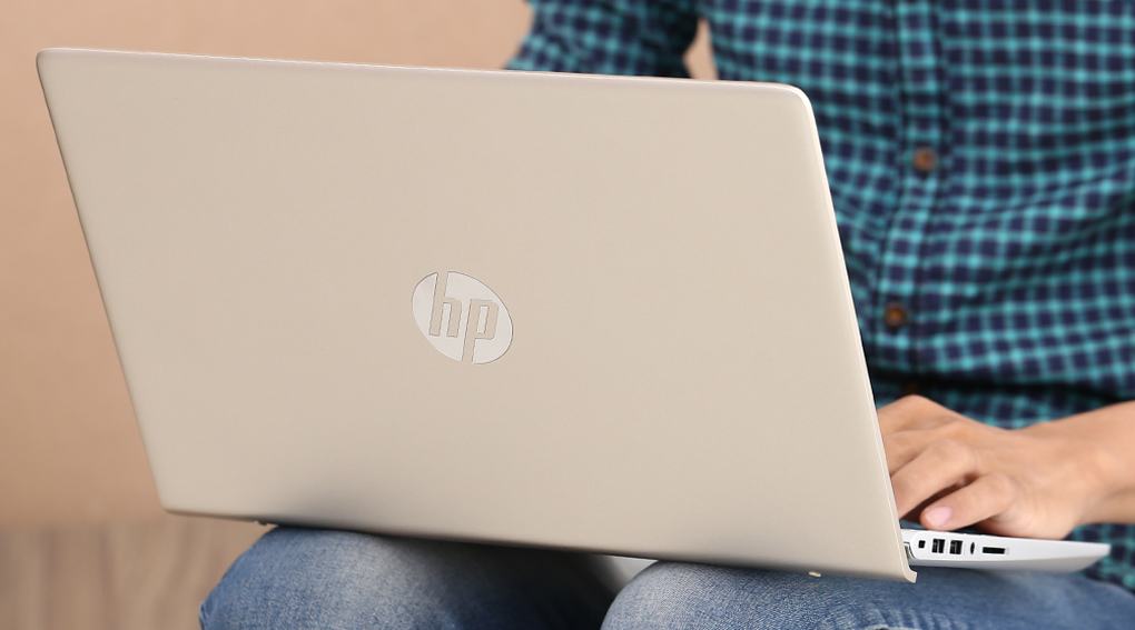Laptop HP Pavilion 14 bf019TU i3 7100U/4GB/1TB/Win10/(2GW00PA) Màu Vàng đồng