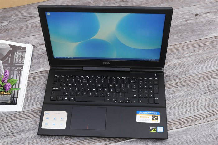 Laptop Dell Inspiron 7567B i7 7700HQ/8GB/1TB+128GB/4GB GTX1050Ti/Win10/(P65F001) Màu Đen