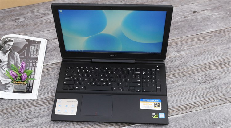 Laptop Dell Inspiron 7567B i7 7700HQ/8GB/1TB+128GB/4GB GTX1050Ti/Win10/(P65F001)