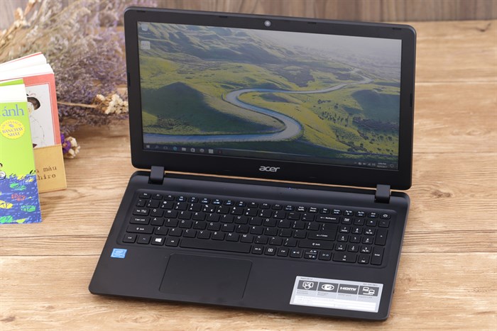 Laptop Acer ES1 533 P6L2 N4200/4GB/500GB/Win10/(NX.GFTSV.008) Màu Đen