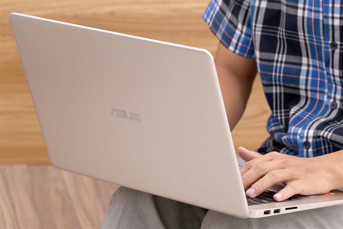 Laptop Asus VivoBook S15 S510UA i5 8250U/4GB/1TB/Win10/(BQ414T) Màu Vàng đồng