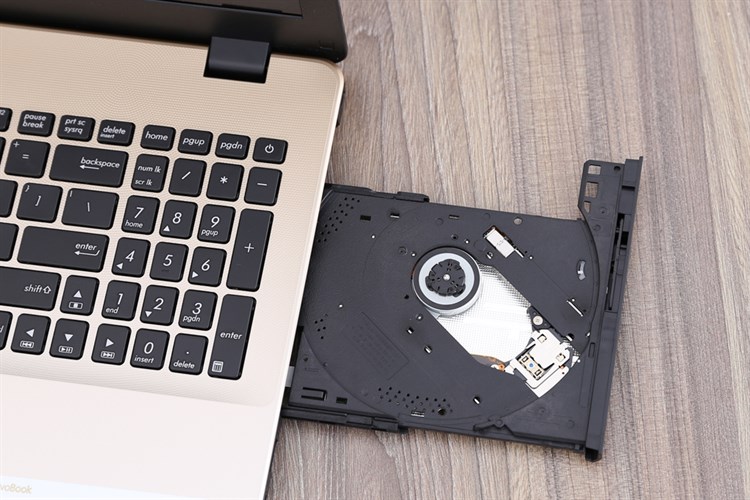 Laptop Asus X542UQ i5 8250U/4GB/1TB/2GB 940MX/Win10/(GO241T) Màu Vàng đồng