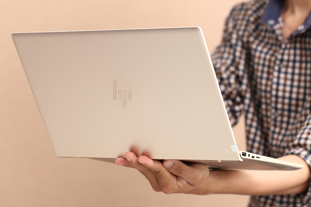 Laptop HP Envy 13 ad140TU i7 8550U/8GB/256GB/Win10/(3CH47PA) Màu Vàng đồng