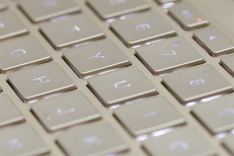 Laptop HP Envy 13 ad140TU i7 8550U/8GB/256GB/Win10/(3CH47PA)