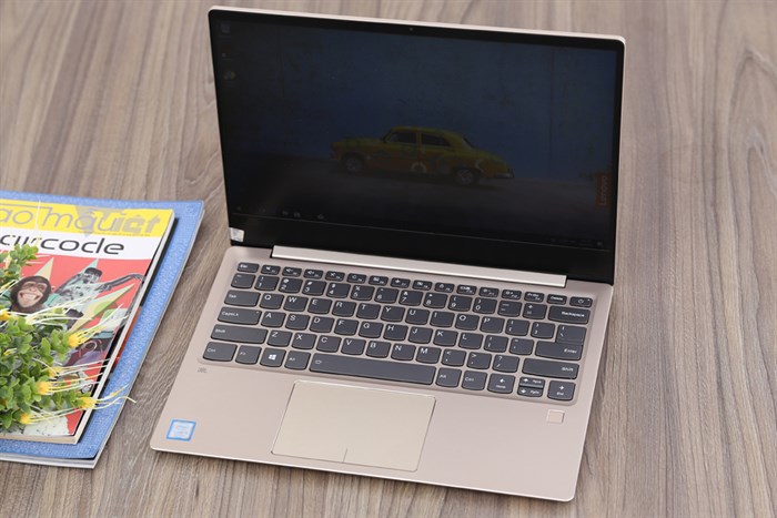 Laptop Lenovo IdeaPad 720S 13IKB i7 8550U/8GB/256GB/Win10/(81BV0062VN) Màu Vàng đồng
