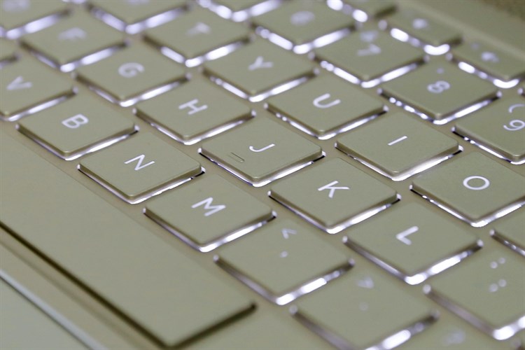 Laptop HP Envy 13 ad158TU i5 8250U/4GB/128GB/Win10/(3MR80PA)