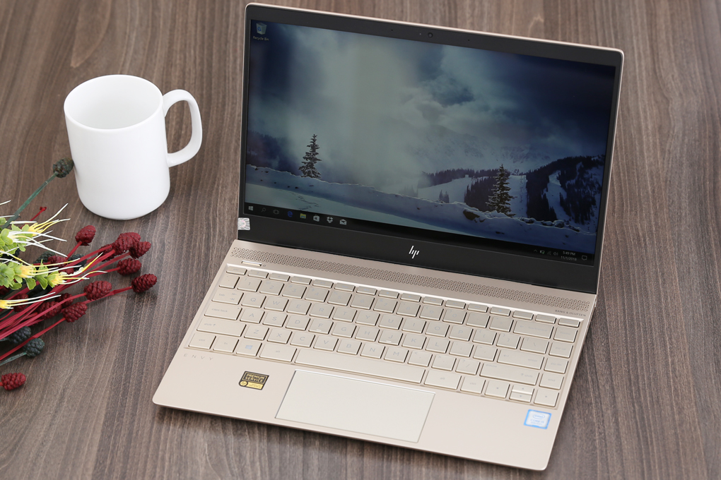Laptop HP Envy 13 ad160TU i7 8550U/8GB/256GB/Win10/(3MR77PA) Màu Vàng đồng