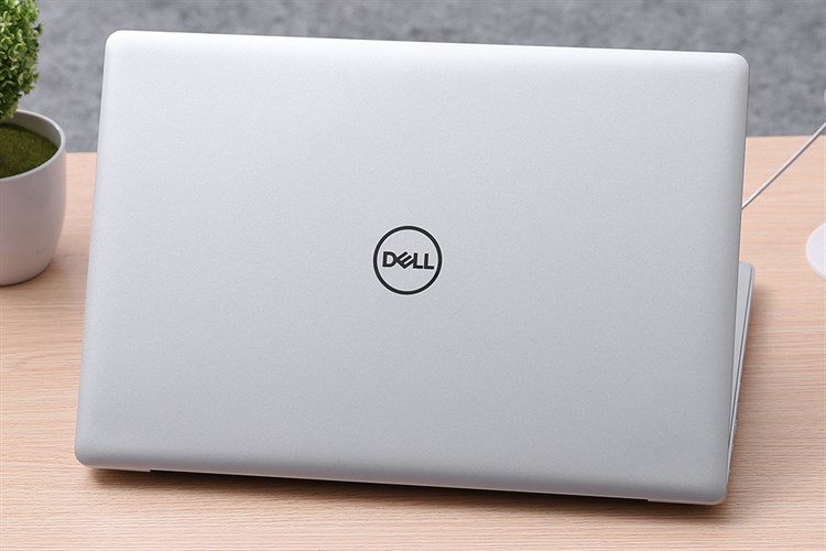 Laptop Dell Inspiron 5570 i5 8250U/4GB/1TB/2GB M530/Win10/(M5I5238W) Màu Bạc